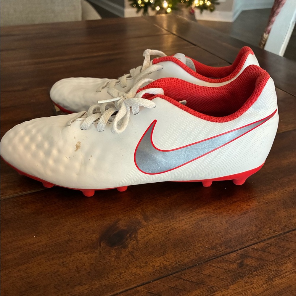 Nike White and Red Soccer Shoes